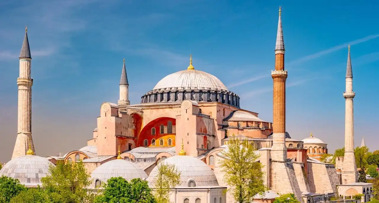 Ayasofya Giriş Bileti Dahil Rehberli Tur - Gallery Image 1
